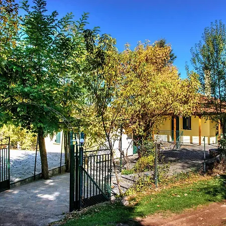 Dual House In Methydrio Daire