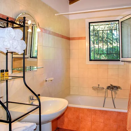 公寓 Dual House In Methydrio 维蒂纳