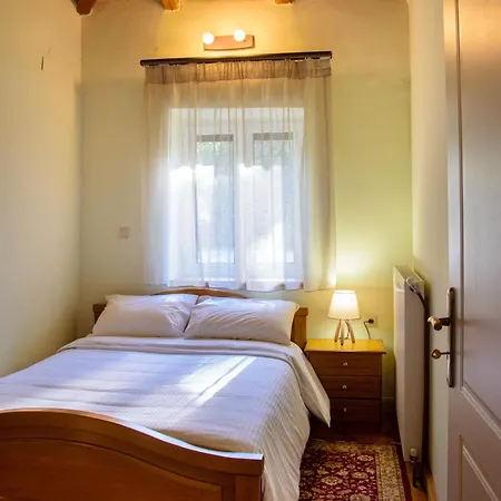 Dual House In Methydrio *