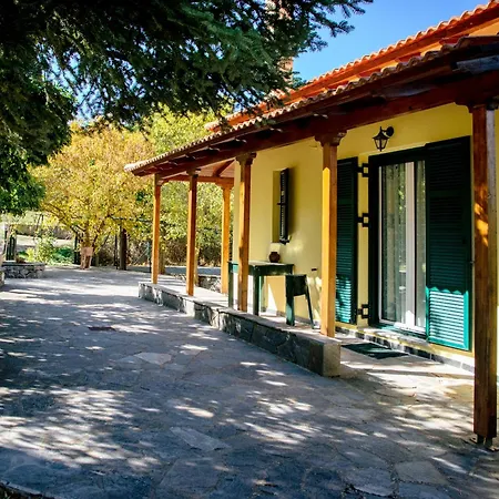 Dual House In Methydrio Daire *