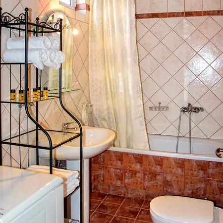 Dual House In Methydrio *