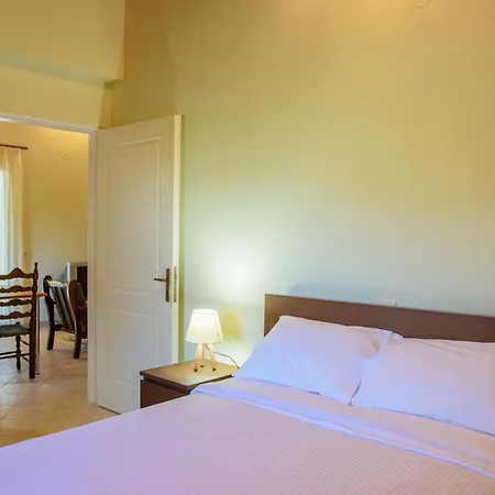 Dual House In Methydrio Daire Vytina