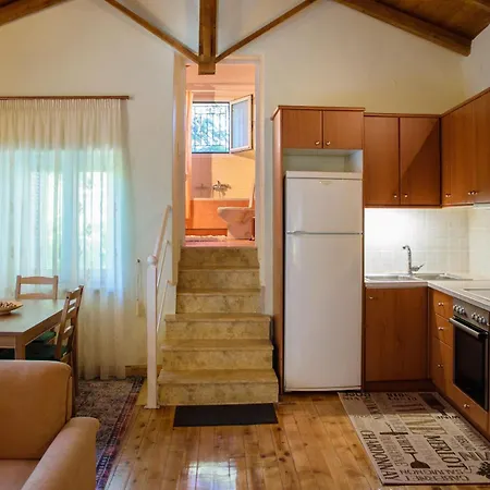 公寓 Dual House In Methydrio