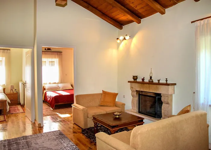 Dual House In Methydrio *