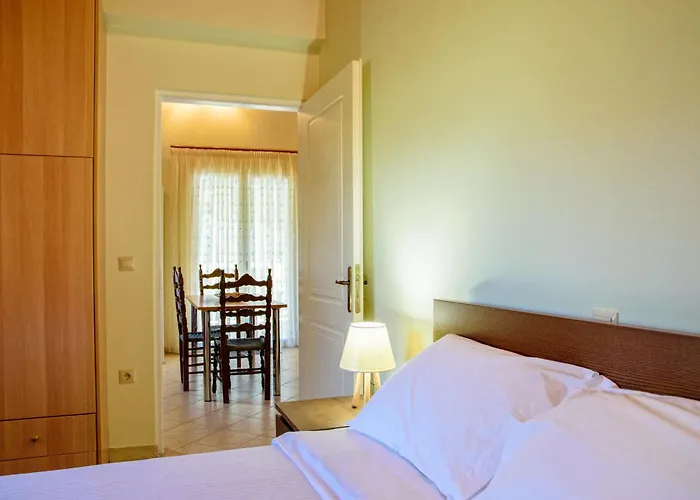 Апартаменты Dual House In Methydrio