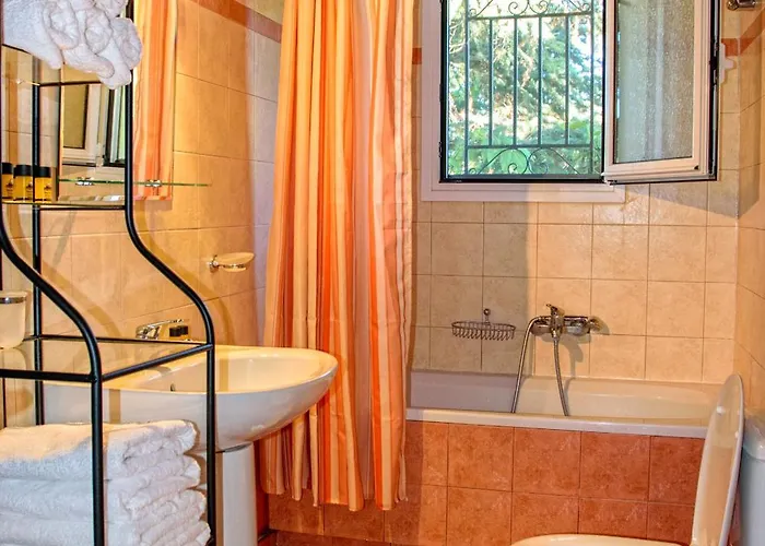 Апартаменты Dual House In Methydrio *