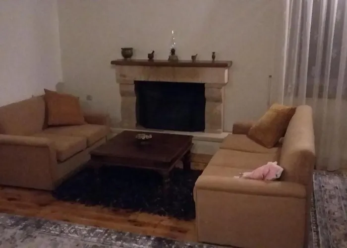 Апартаменты Dual House In Methydrio *