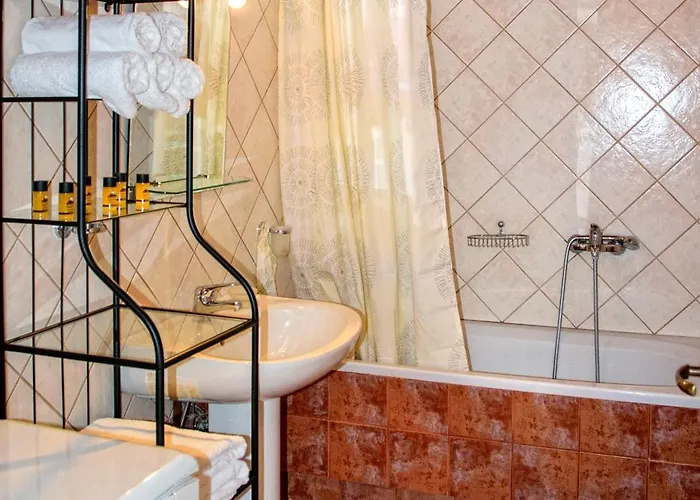 Dual House In Methydrio *