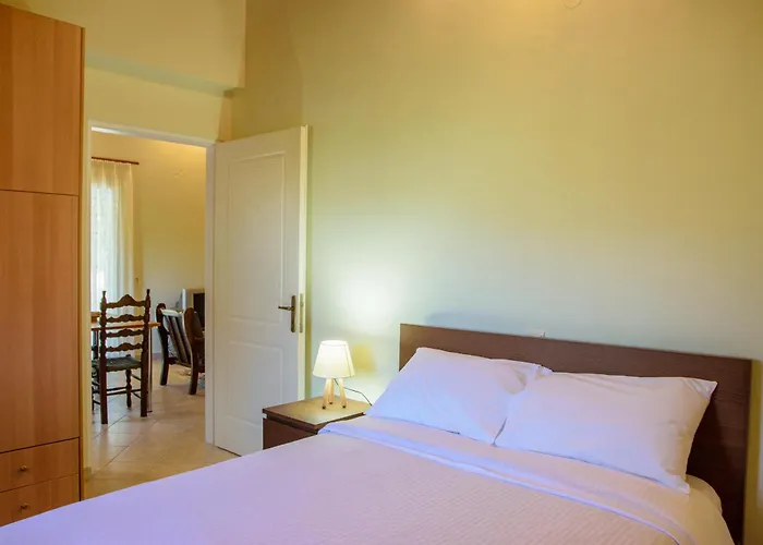 Dual House In Methydrio Апартаменты Витина