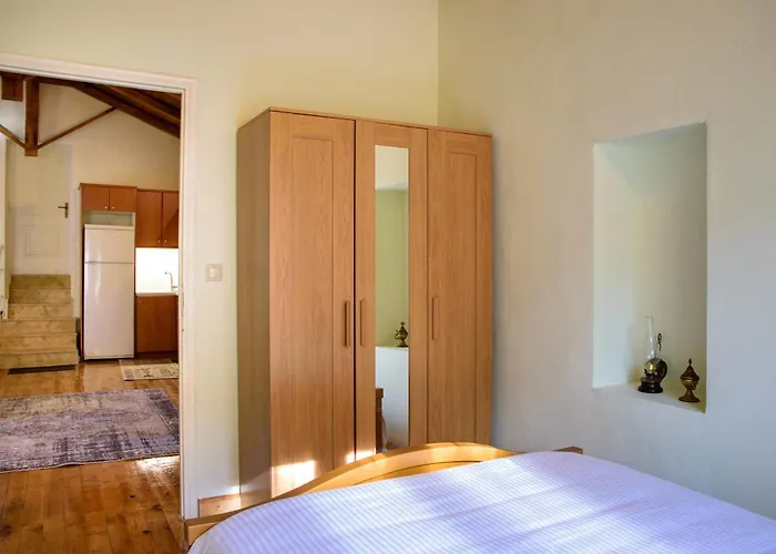 Dual House In Methydrio Апартаменты *