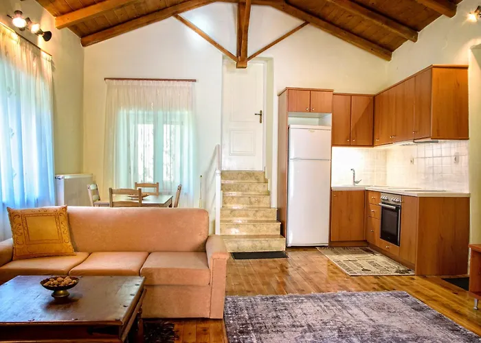 Dual House In Methydrio *